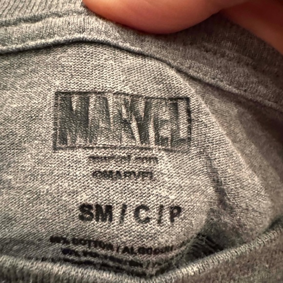 Gray Avengers Long Sleeve Shirt MEDIUM - Picture 5 of 5